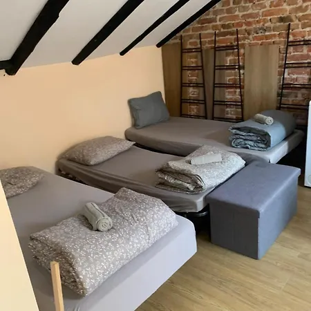 Norm Dorm Center 酒店