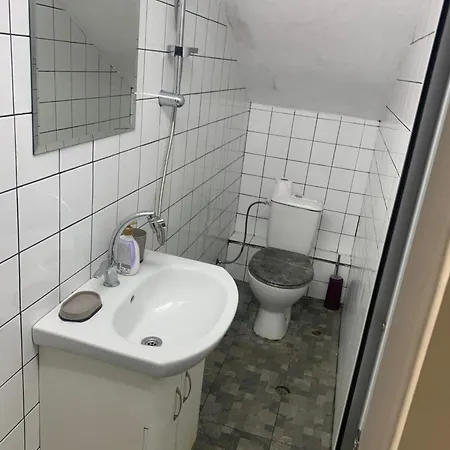 Norm Dorm Center Szálloda *